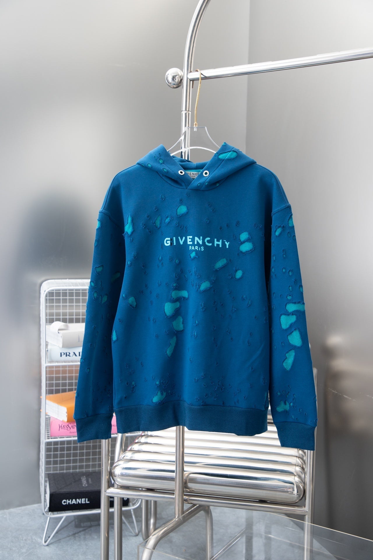 Letter Print Hole Design Sweatshirt